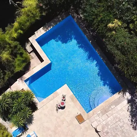 Domaine Royal Guest house Nimes