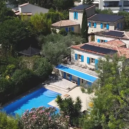 Domaine Royal בית הארחה