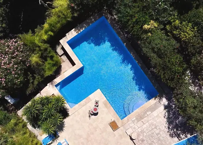 Domaine Royal Guest house Nimes